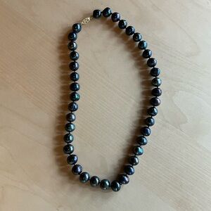 Black pearl necklace